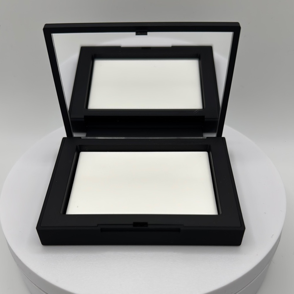 NARS Light Reflecting Setting Powder - Picture 2 of 6